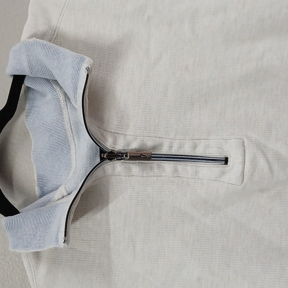 Tommy Bahama sweater Medium - Picture 2 of 8